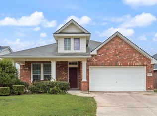 832 Ridge Point Dr, Grand Prairie, TX 75052