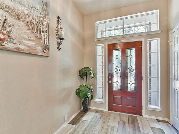 5th image of 5714 Saragosa Dr