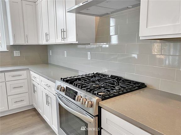 4th image of 7884 198th Avenue Pl W