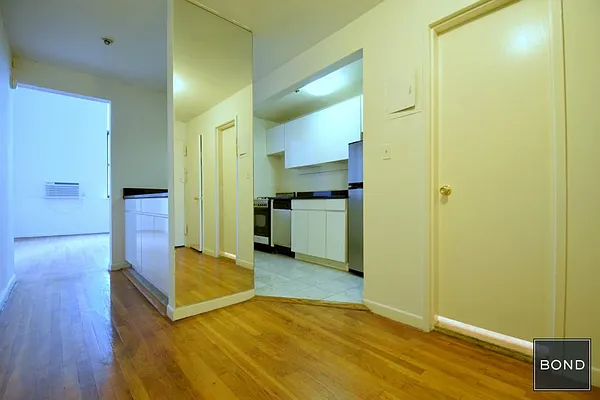 Rented by Bond New York | media 32