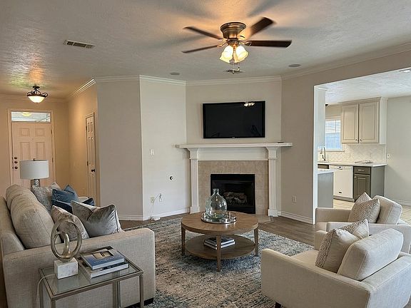 2nd image of 225 Karten Ln