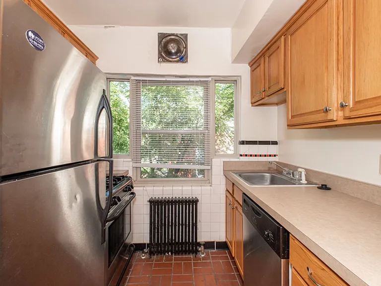 1br Near Uc, Daap & Hospitals | Prime Riddle Road Location — Photo 10