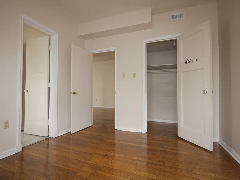 Stanton Apartments — Photo 14