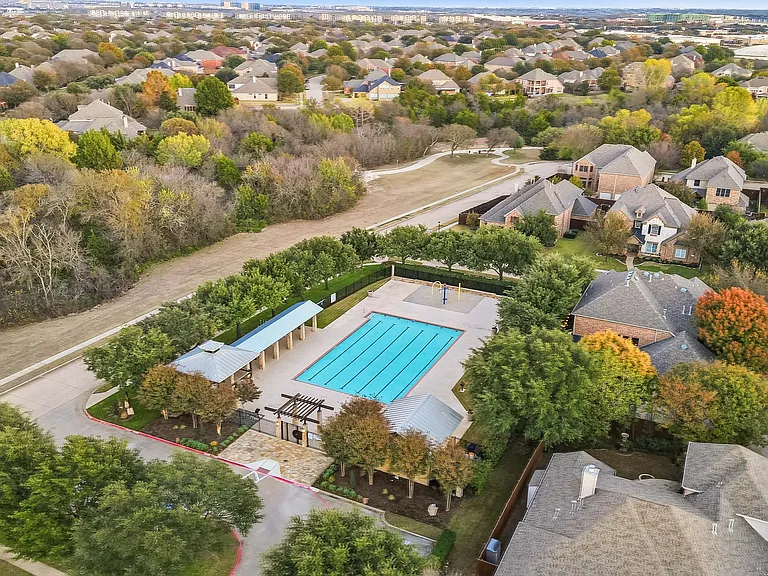 15921 Twin Cove Dr — Photo 38