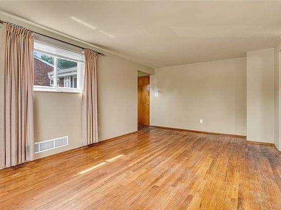 3rd image of 3442 Brickley Dr