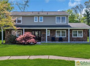11 Raven Ct, East Brunswick, NJ