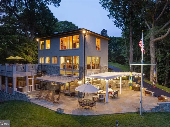 7335 Perry Ln, Lusby, MD 20657