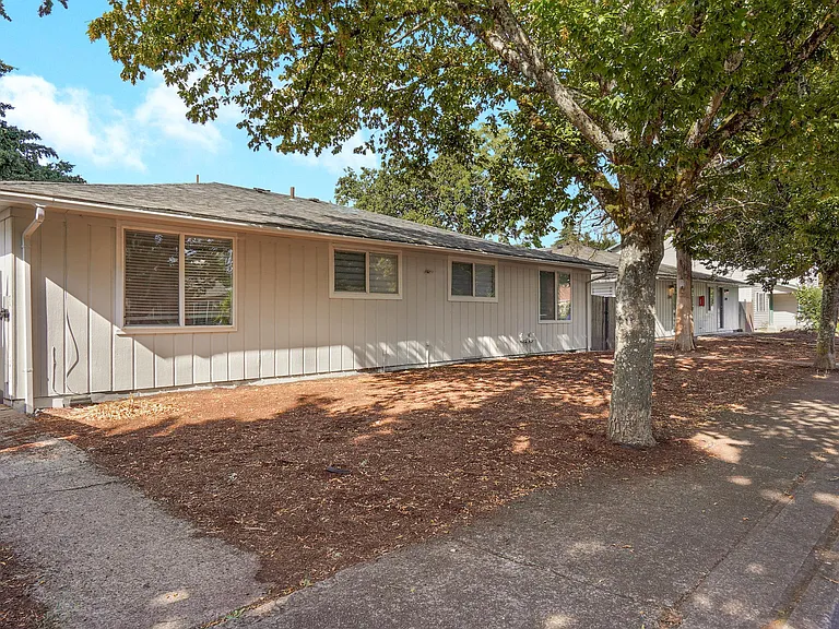 2319 Lee St SE — Photo 48