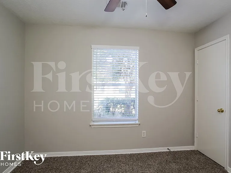 16204 N View Ct — Photo 12