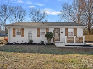 4314 Oak Forest Dr, Charlotte, NC 28215