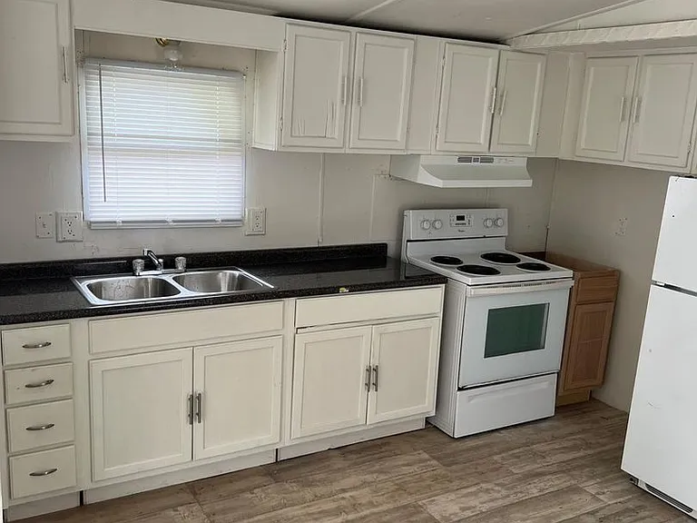 63 Lakeshore Dr — Photo 39