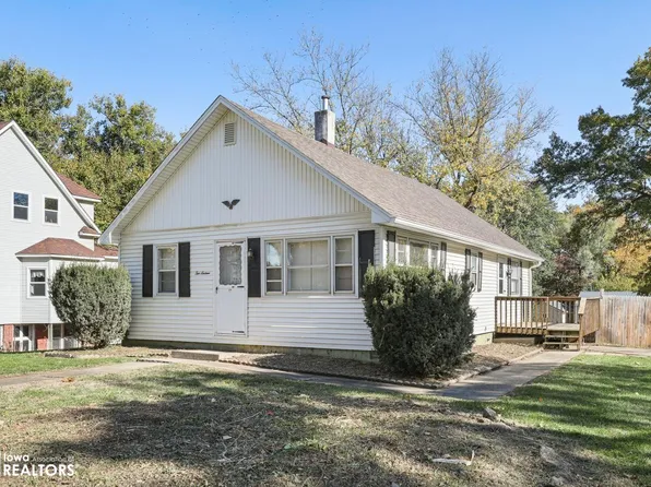 1016 Peniel St, University Park, IA 52595