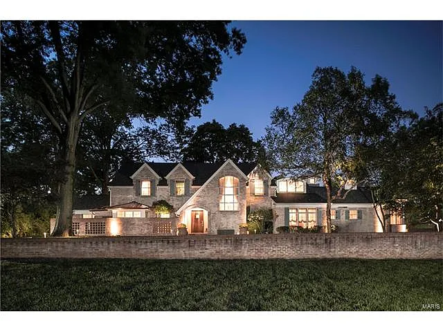 21 Huntleigh Woods photo 1
