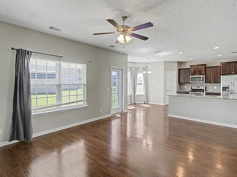 976 Oak Crest Dr — Photo 12