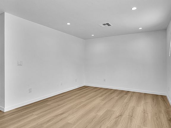 4th image of 747 N Clementine St Unit B