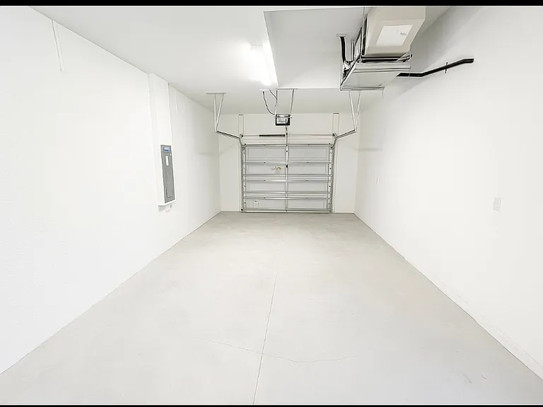 3603 NE 19th Ave — Photo 17
