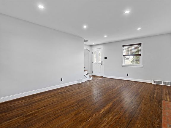 4th image of 115 Hollow Haven Dr
