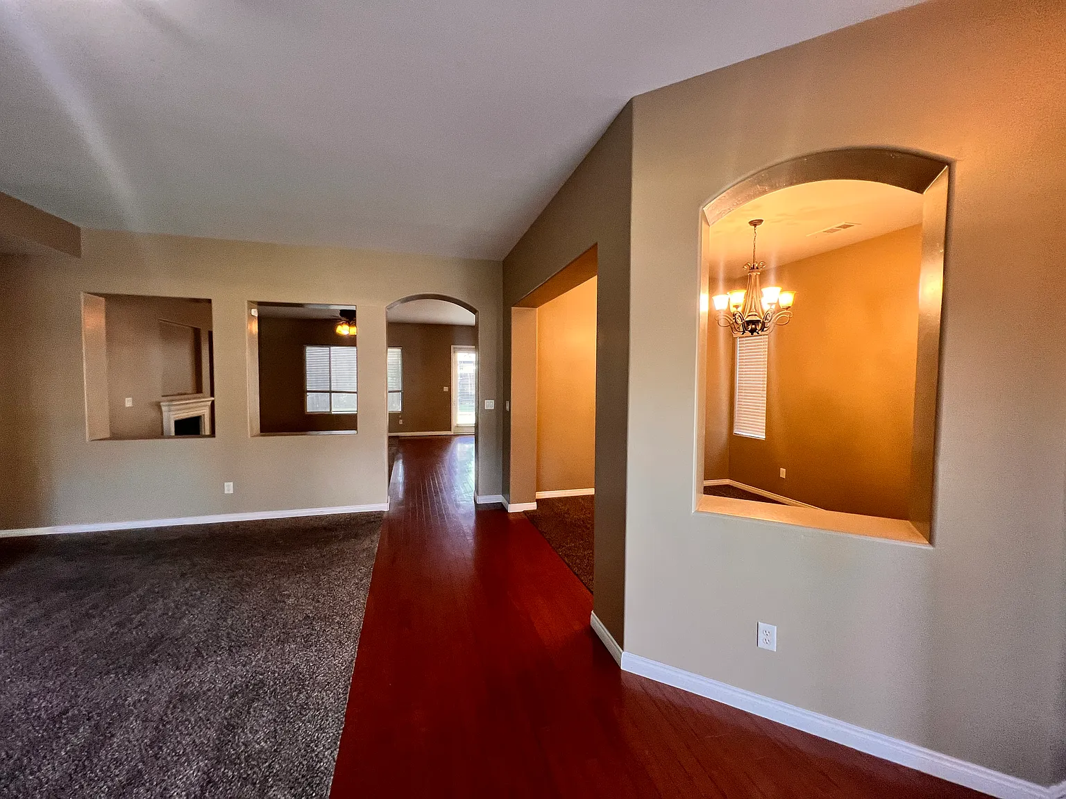 4 bed, 2324 sqft, $2,750 — Photo 3
