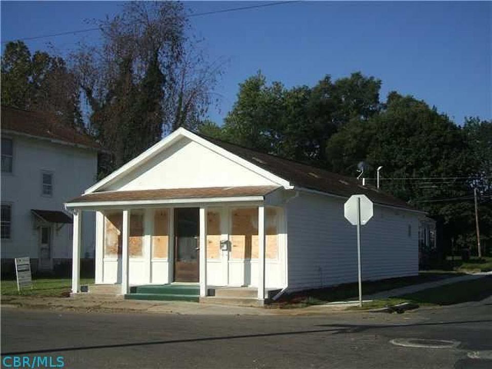 1st image of 679 Hollander St