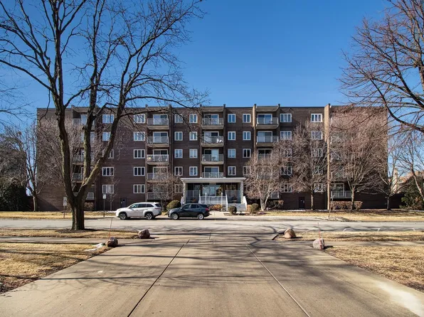 900 Center St APT 3A, Des Plaines, IL 60016