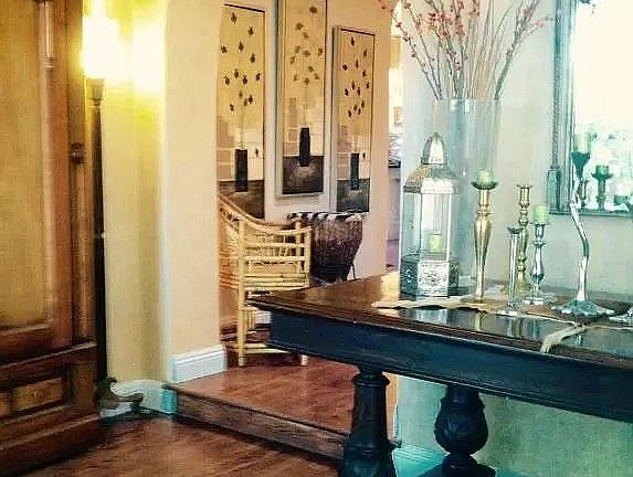 3rd image of 211 Richmond Dr SE