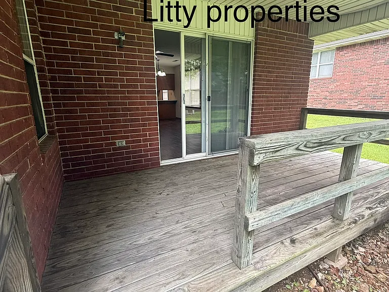 1506 Laurel Rd — Photo 9