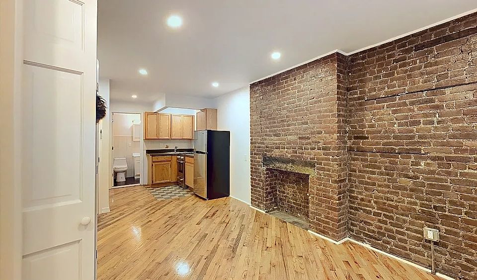 1st image of 120 Orchard St #4A