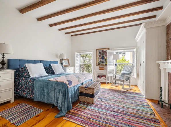 152 East 82nd Street image 9 of 14