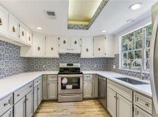 20223 Travis Dr APT 9, Jonestown, TX 78645