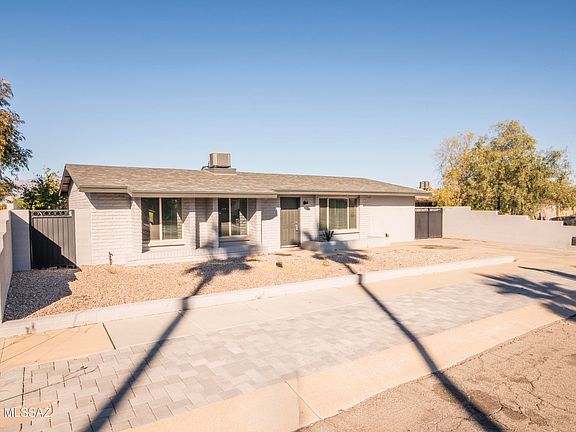 2nd image of 8415 E Calexico St
