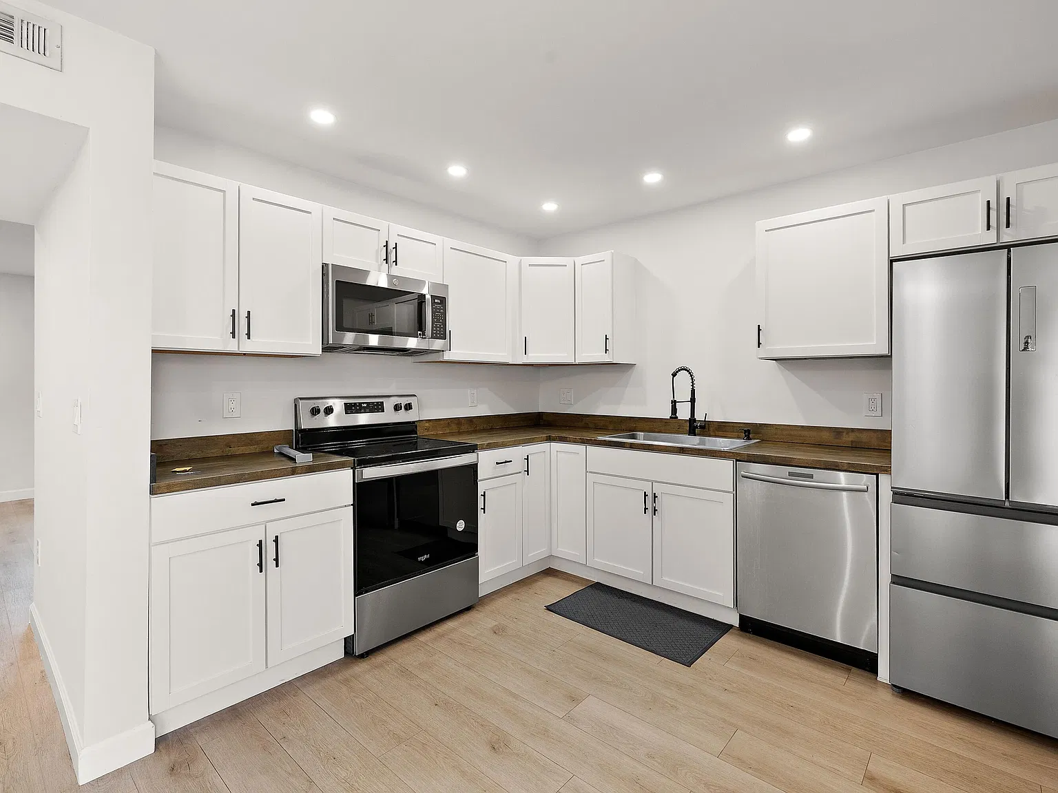 2 bed, 1.5 bath, 1080 sqft, $1,695 — Photo 4