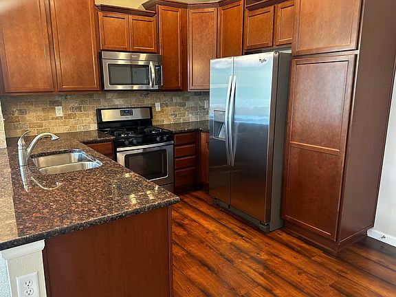 3rd image of 6283 Poppy Ct E