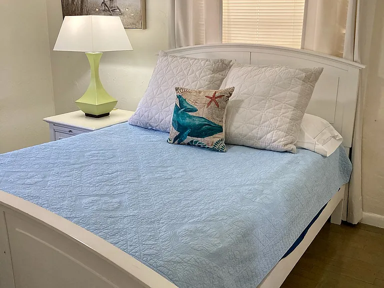 Queen bed
Two closets