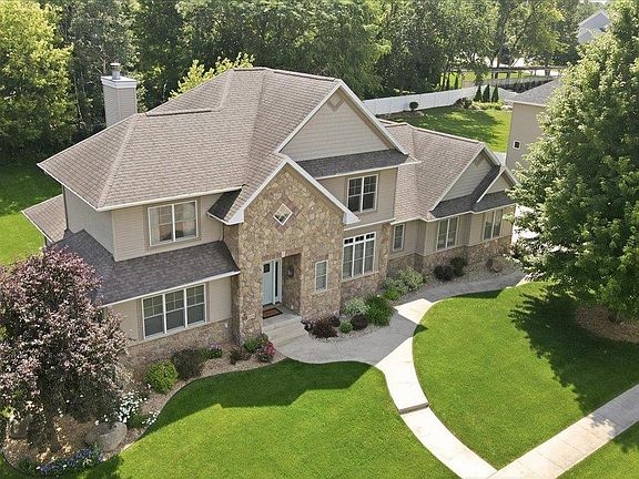 2nd image of 1119 Lakeview Dr