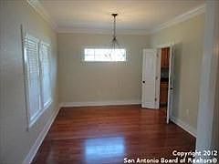 3rd image of 918 W Craig Pl
