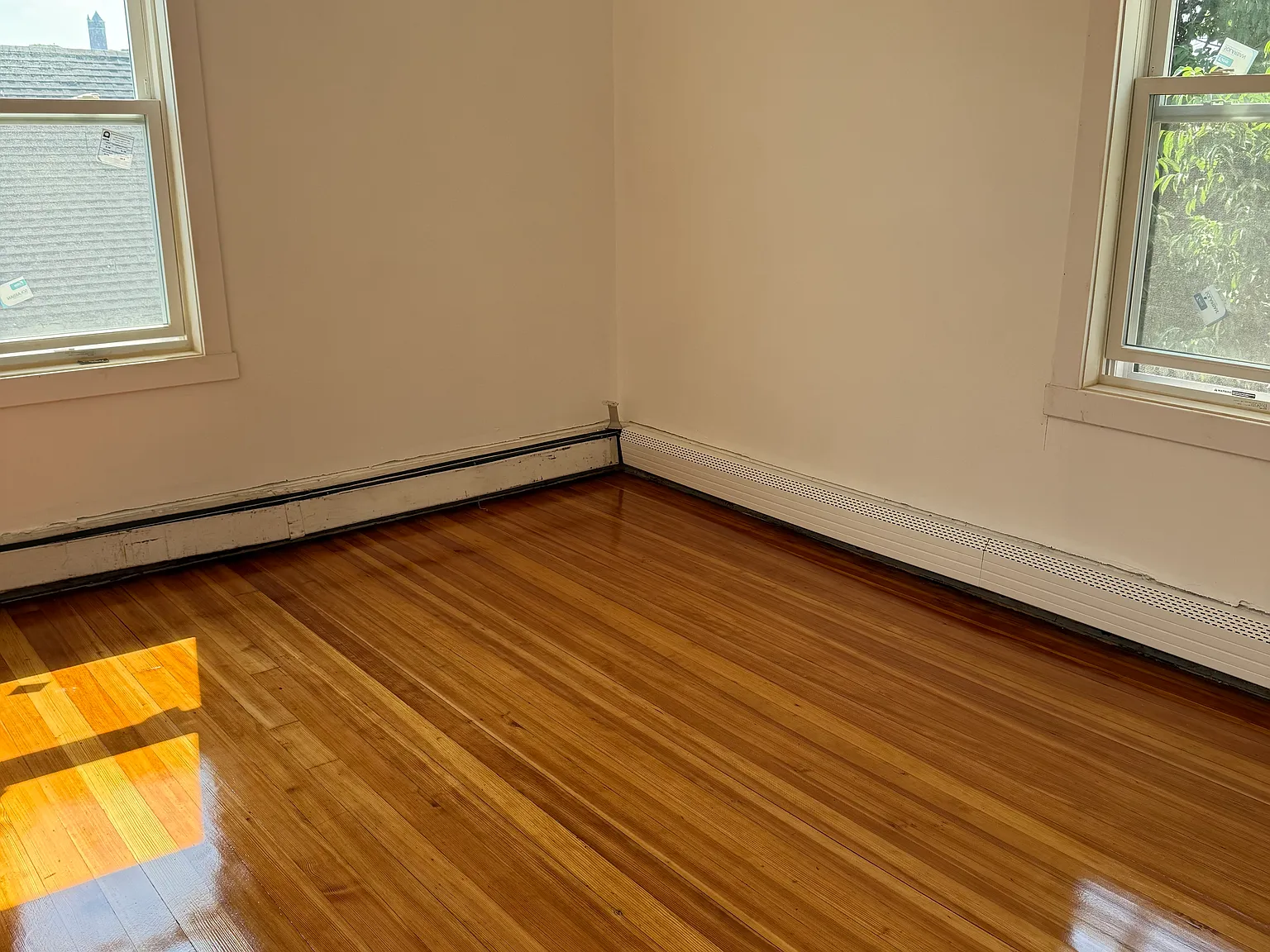 3 bed, 1200 sqft, $2,400 — Photo 3