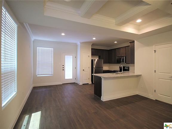 3rd image of 342 Untermaier Dr