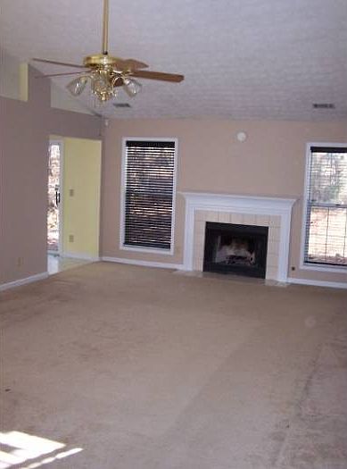 Huge great room with fpl
