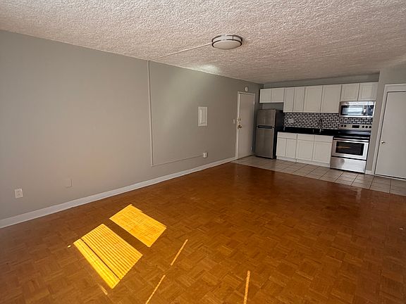 4th image of 31 Austin St APT 7C