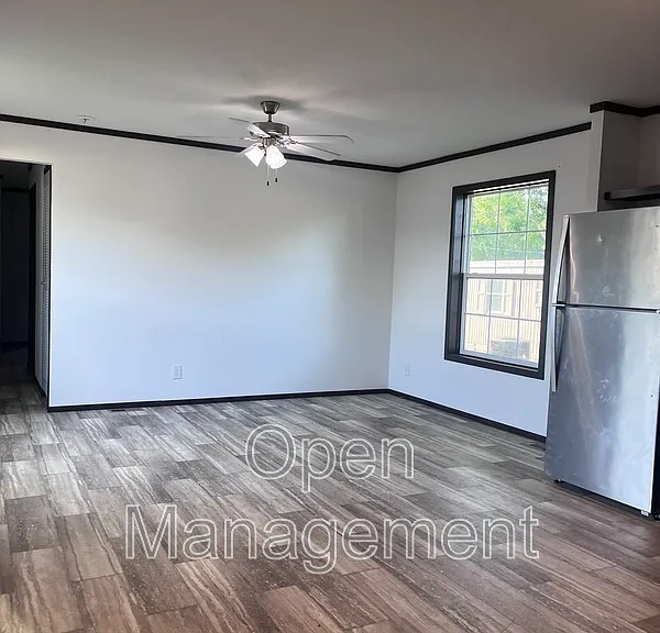 2301 SW Oralabor Rd #5 — Photo 4