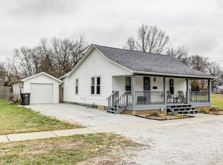 211 N Chase St, Monticello, IL 61856