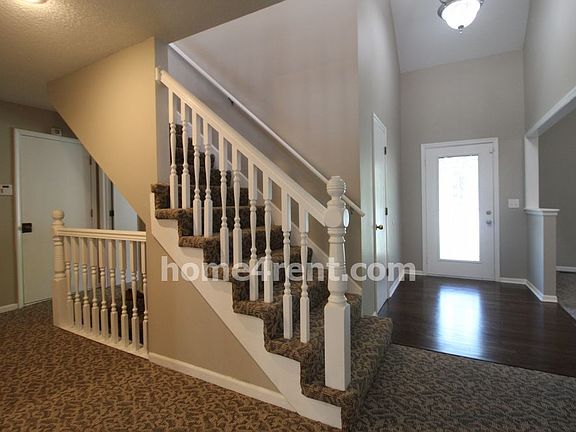 2nd image of 1570 N Hunter Dr
