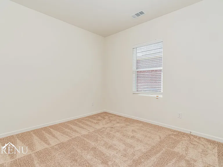 692 Wellington Dr — Photo 34