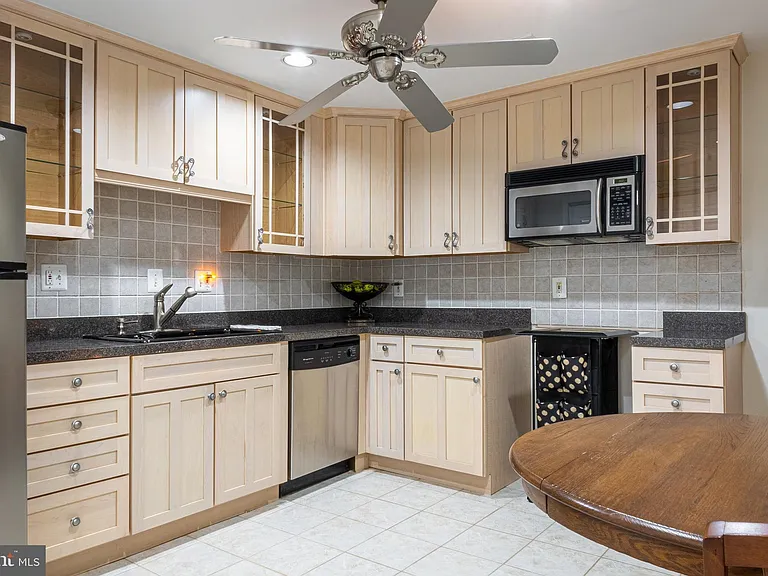 4705 Rippling Pond Dr — Photo 18