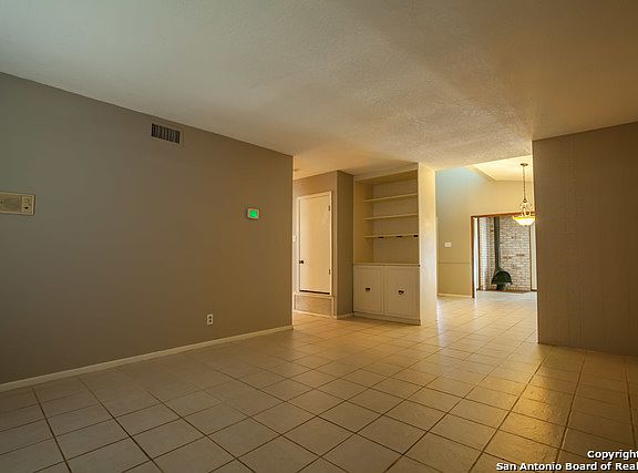 5th image of 110 Sunnyland Dr #110