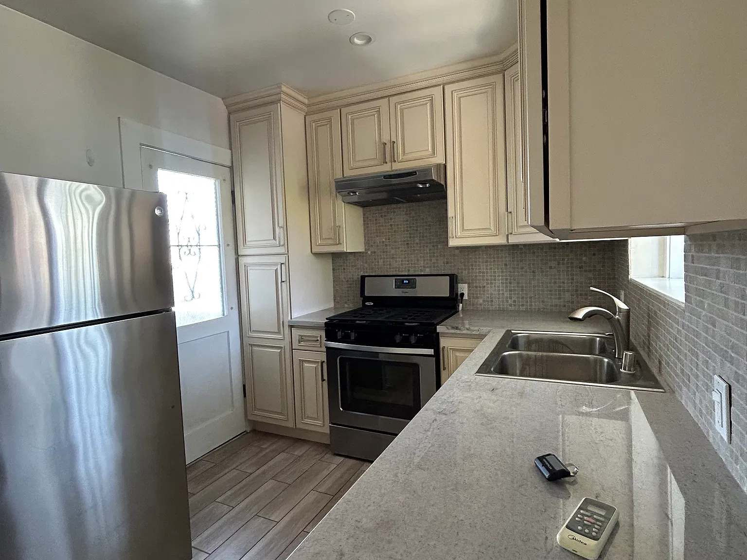 1 bed, 750 sqft, $2,675 — Photo 4