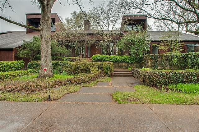 1st image of 507 W Hillwood Dr