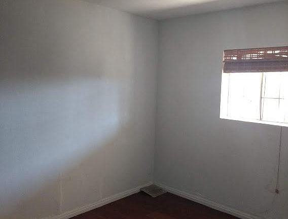 5th image of 1102 W 48th St #A