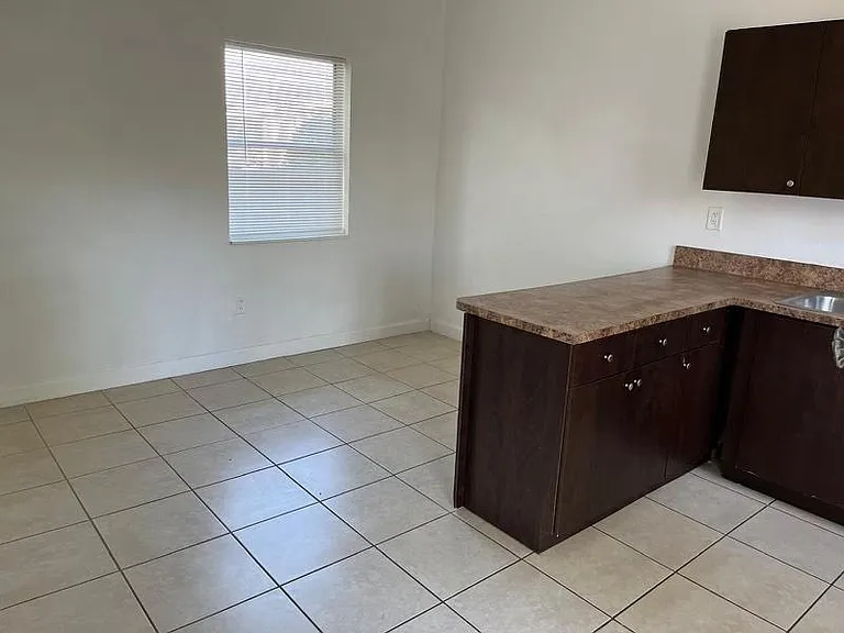 12820 NW 17th Pl — Photo 7