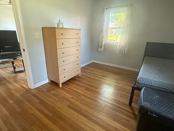 5th image of 5313-5315 W Woodale Ct